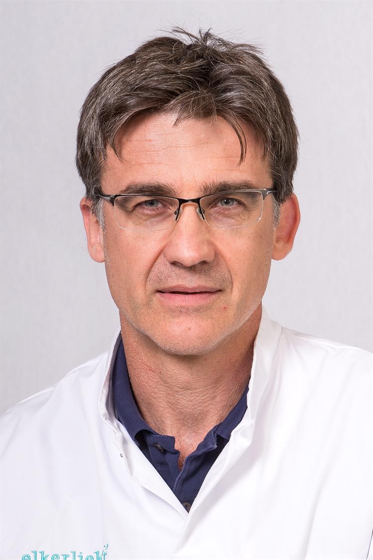 Dr. H. Smits